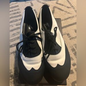 Black and White Women's Tap Oxford Shoes